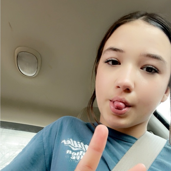 Meet your Posher, Samara - Picture 1 of 1